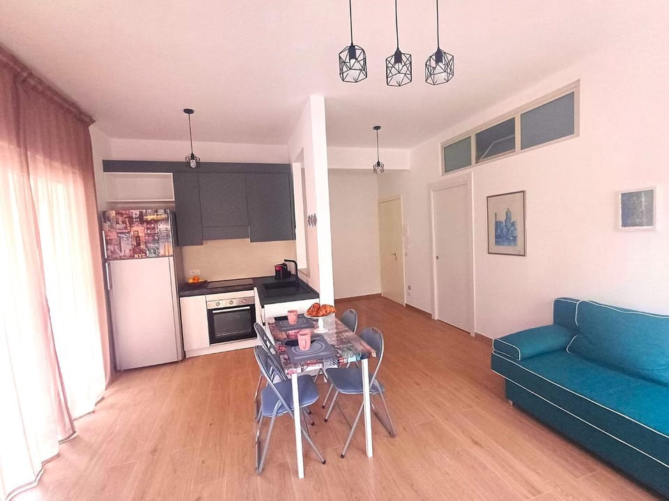 Photo of the whole room, Seating area, Dining area