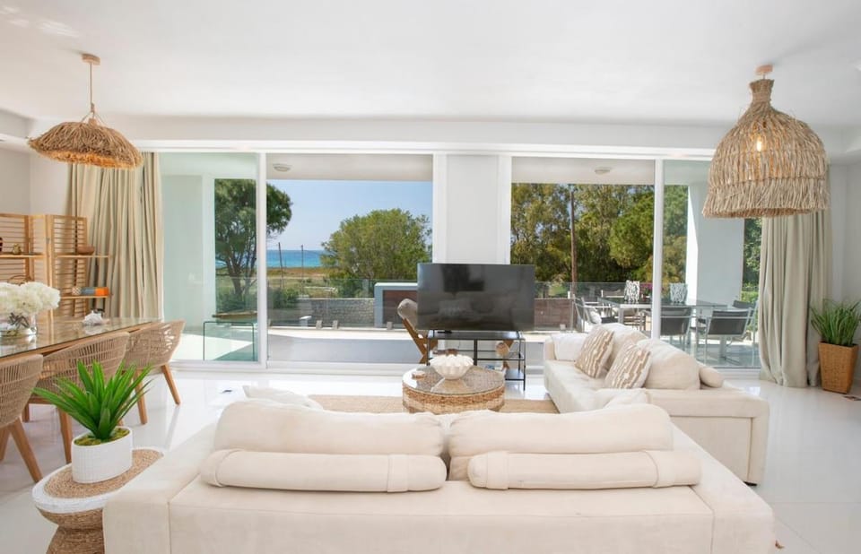 Coastal Chic Luxury Villa La Reina in Ai Giannis Villa in Lefkada