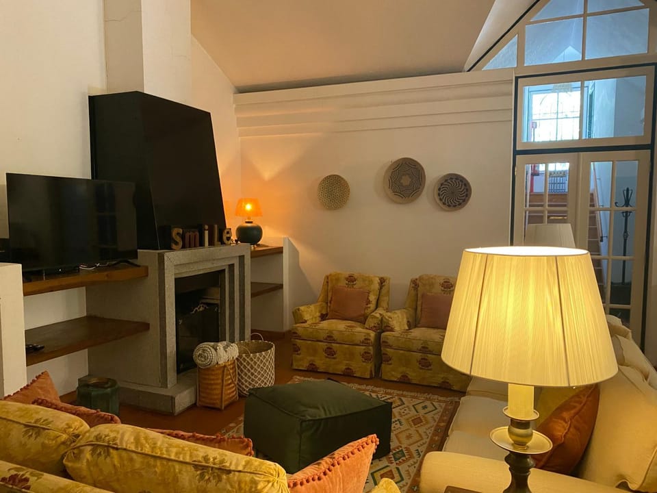 Communal lounge/ TV room, Living room, Evening entertainment