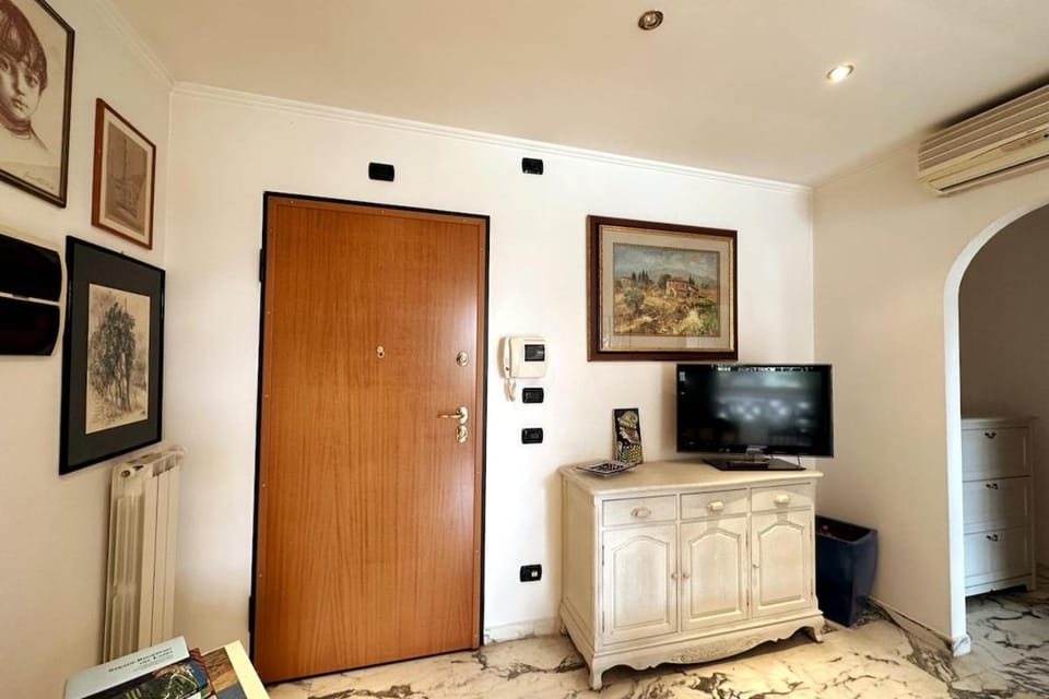 TV and multimedia, air conditioner