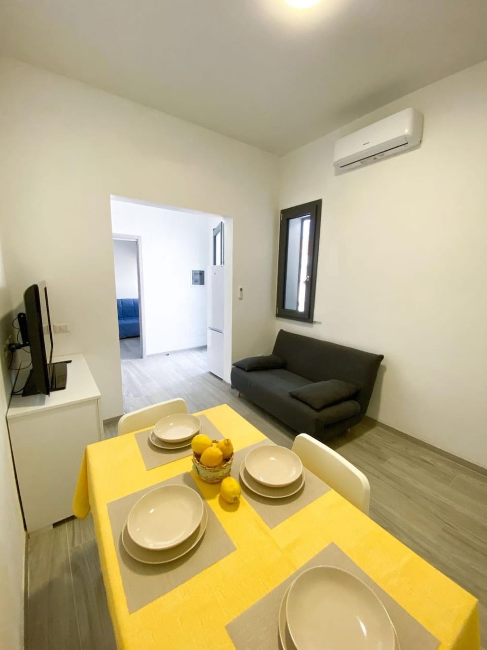 TV and multimedia, Living room, Dining area, air conditioner