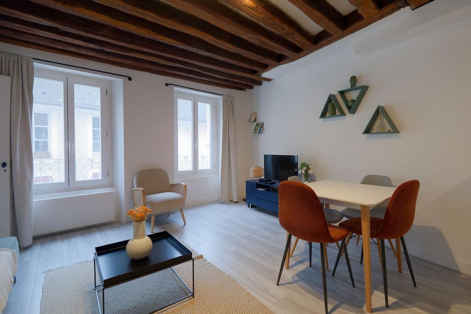 TV and multimedia, Living room, Dining area