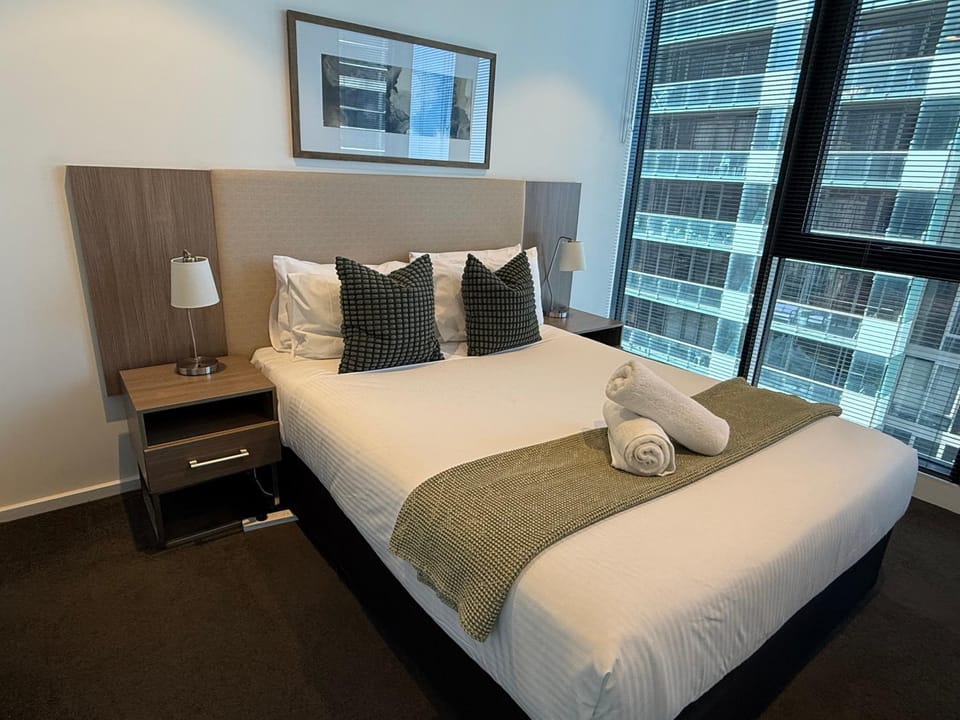 Executive 3 Bedroom Apartment in Southbank Apartment in Southbank