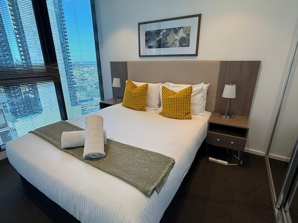 Executive 3 Bedroom Apartment in Southbank Apartment in Southbank
