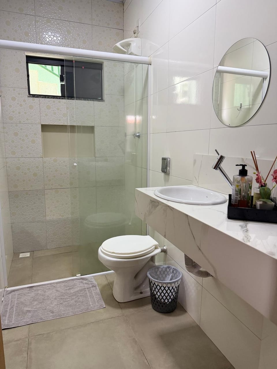 Shower, Bathroom, towels