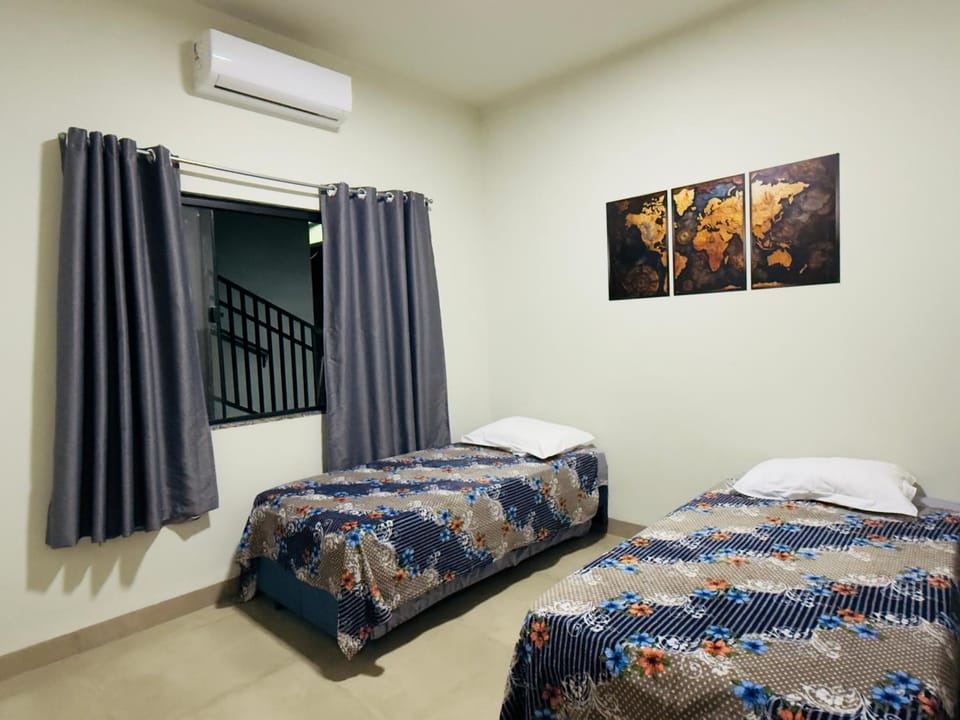 Bed, Photo of the whole room, Bedroom, air conditioner