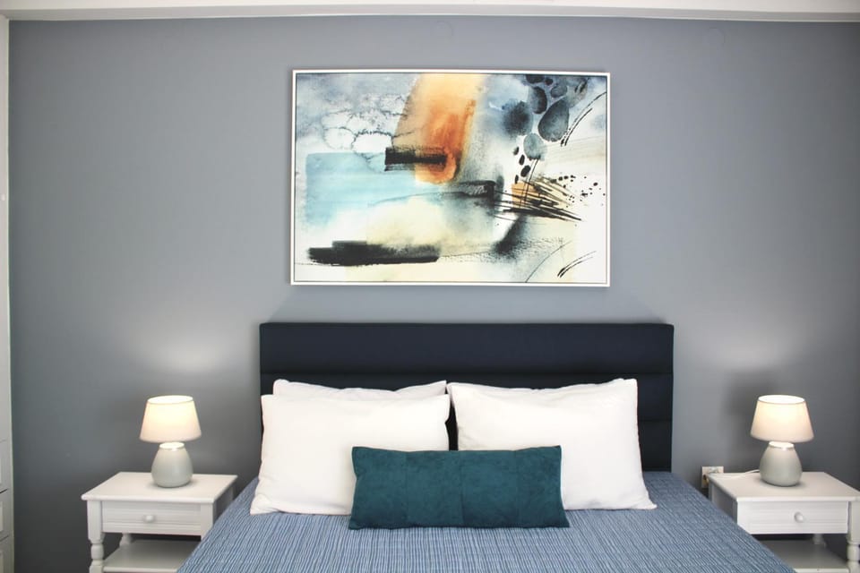 Bed, Decorative detail, Bedroom