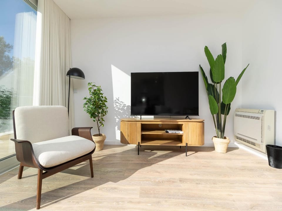 Communal lounge/ TV room, Living room, Seating area