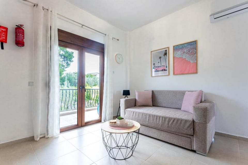 Stylish Bedsit Getaway 2 at Kriopighi House in Halkidiki