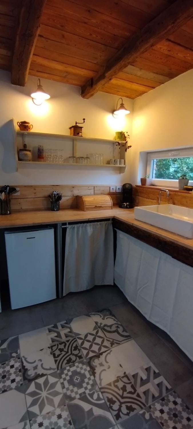 Kitchen or kitchenette