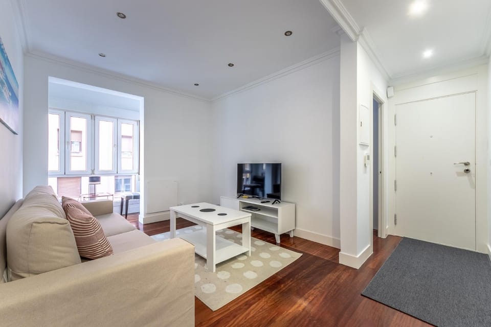 Communal lounge/ TV room, TV and multimedia, Living room, Seating area
