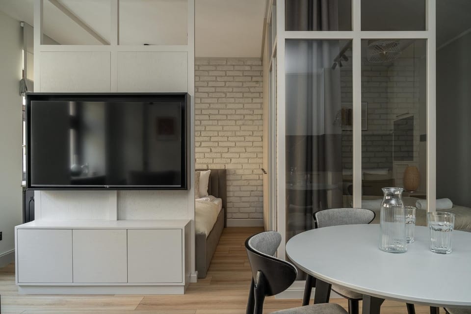 TV and multimedia, Seating area
