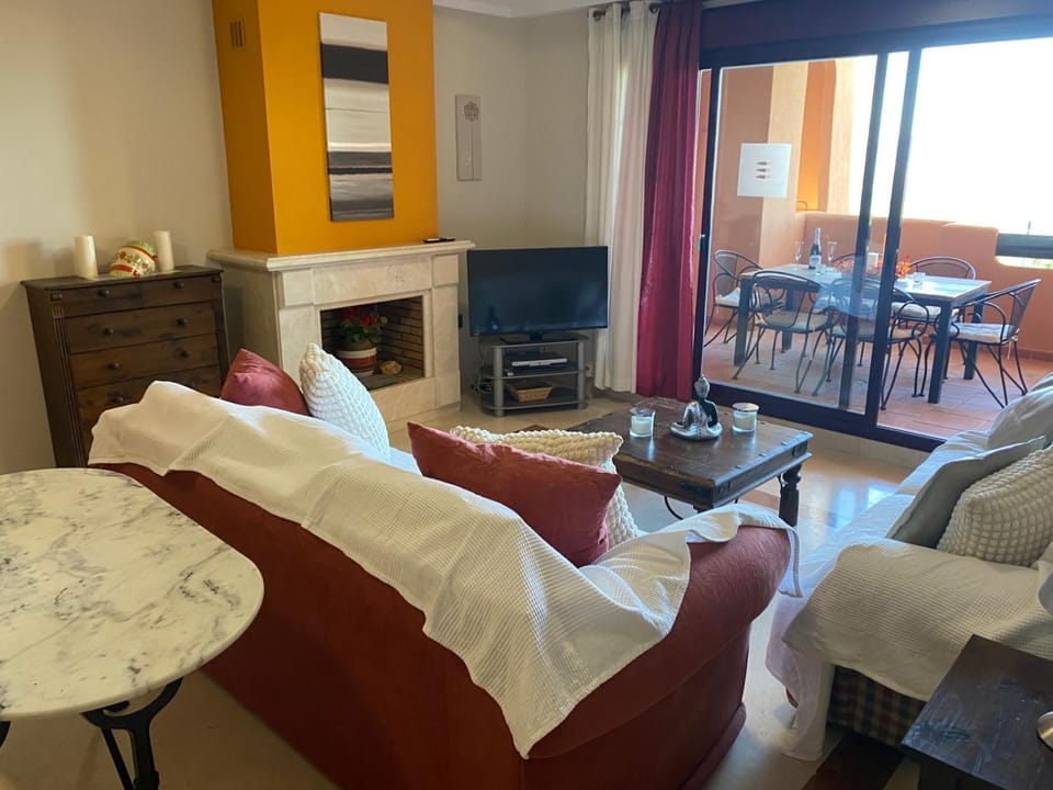 El Soto de Marbella Onsite Golf-Tennis-Padel-Gym GF 2 Bed 2 Bath Apartment P2B-P14 Apartment in Marbella