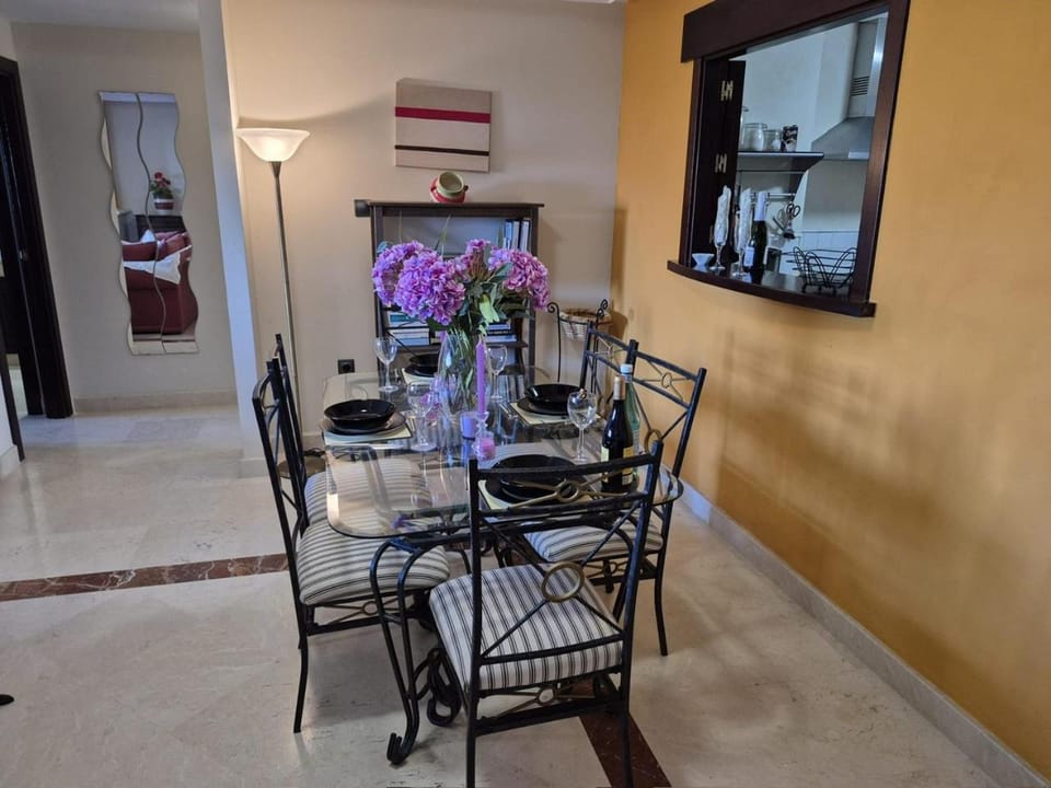 El Soto de Marbella Onsite Golf-Tennis-Padel-Gym GF 2 Bed 2 Bath Apartment P2B-P14 Apartment in Marbella