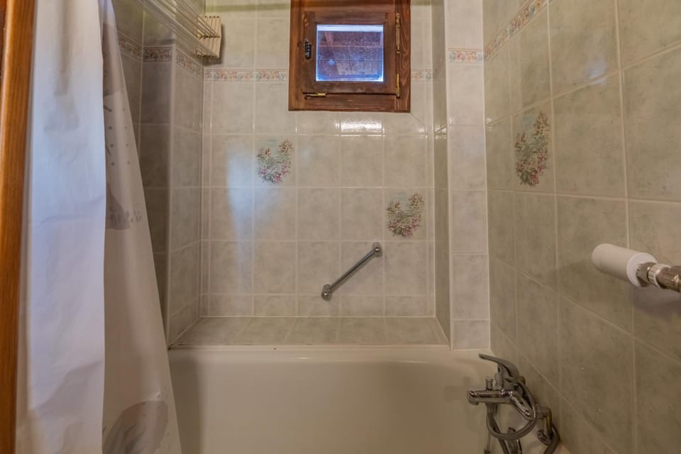 Bathroom, Bath
