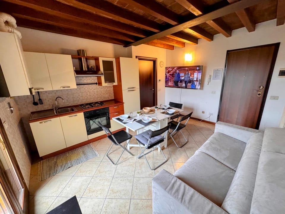 Kitchen or kitchenette, Living room, Seating area