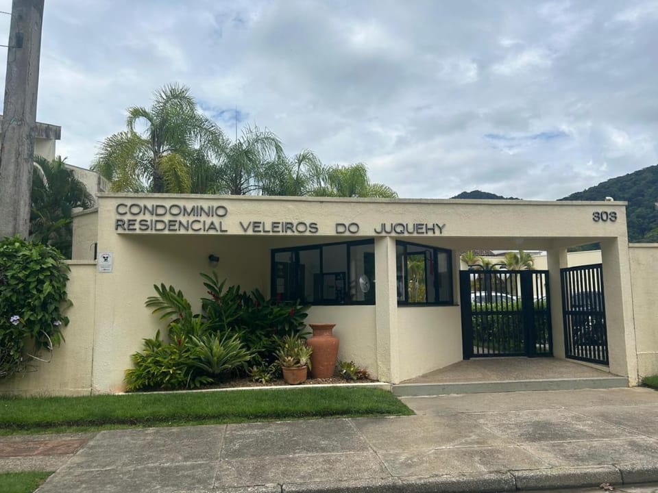 Casa em Juquehy em Condomínio House in São Sebastião