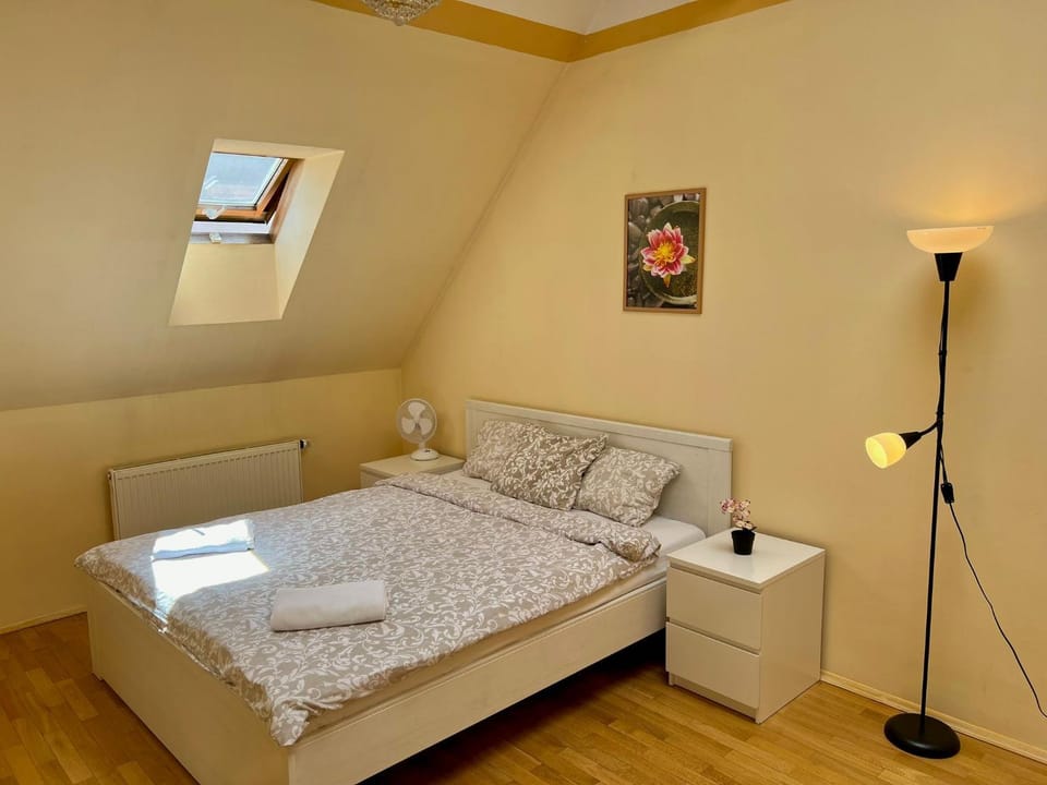 Bed, Bedroom, wardrobe