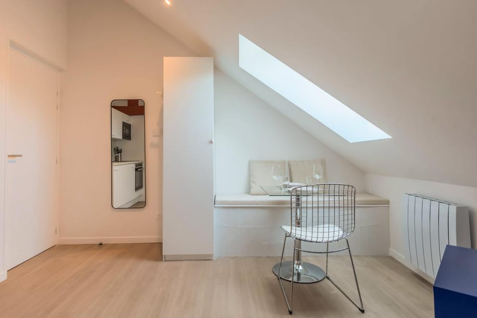Studio sous les combles côté rue, parking gratuit Apartment in Villeneuve-d'Ascq