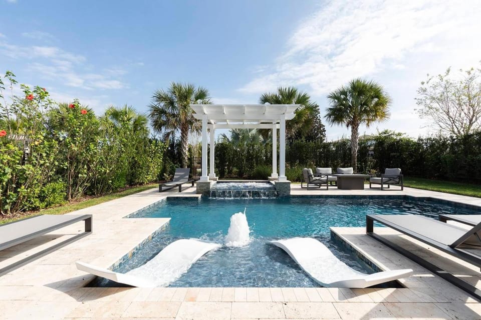 Pool view, Swimming pool, sunbed