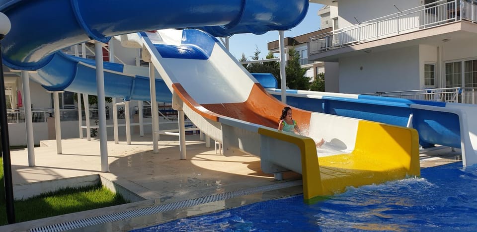 Aqua park, Swimming pool