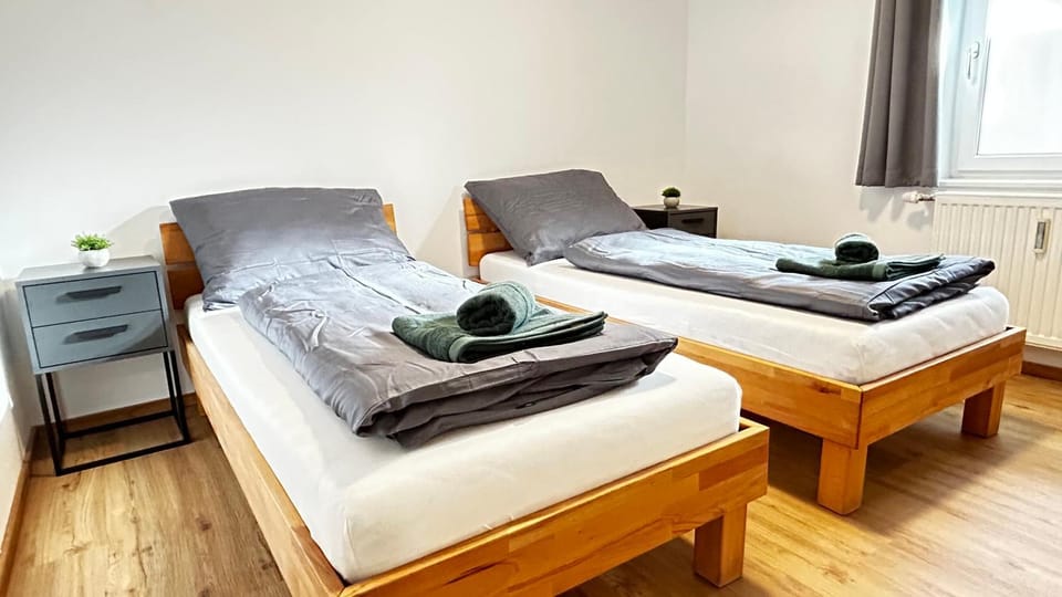 Bed, Photo of the whole room, Bedroom, towels