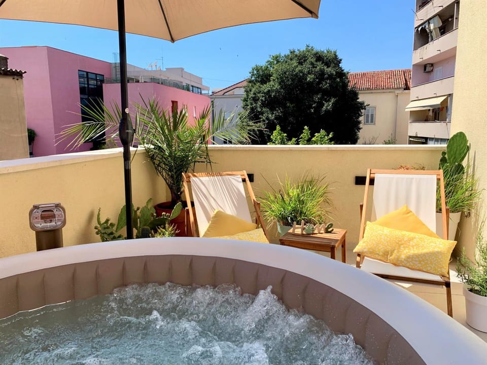Hot Tub, Balcony/Terrace, Spa and wellness centre/facilities