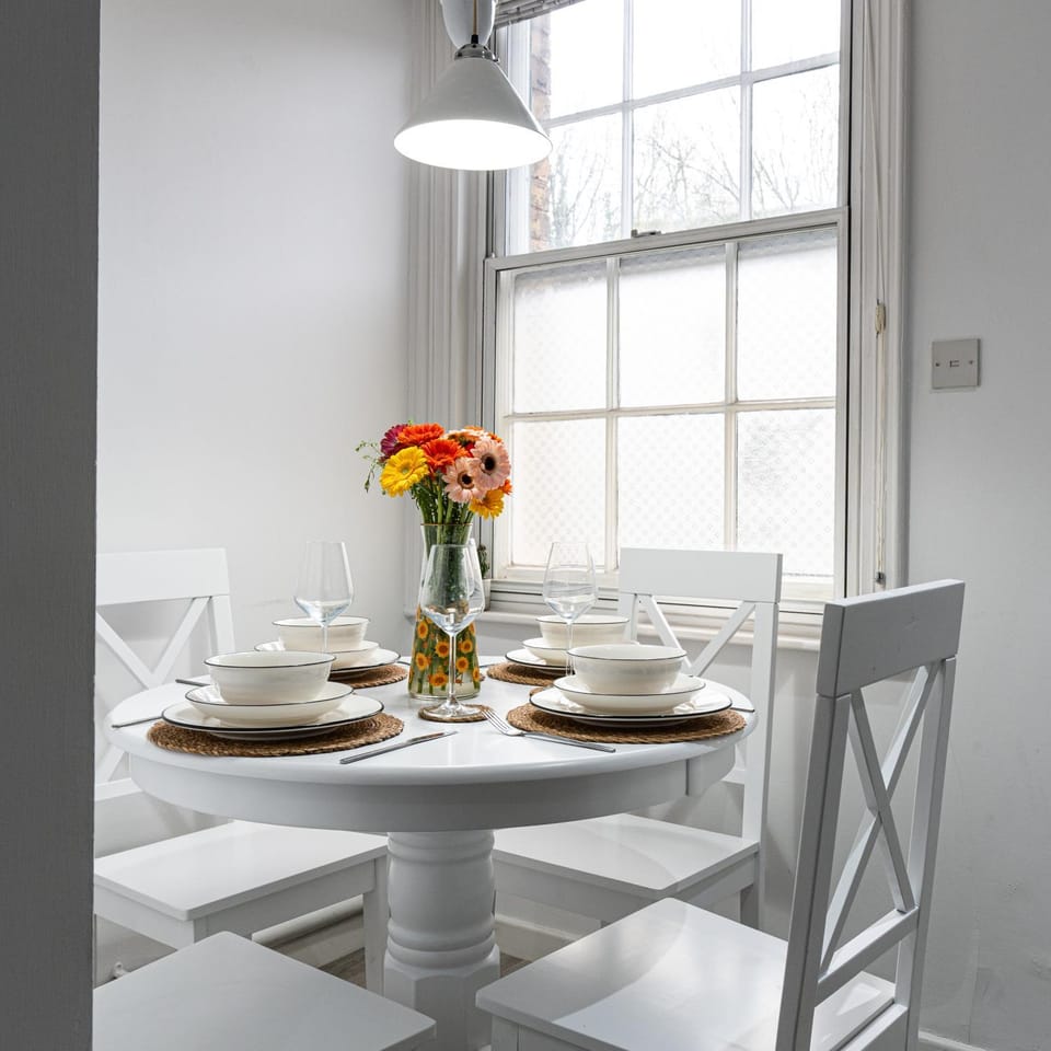 Central Stamford Apartment with private parking Apartment in South Kesteven District