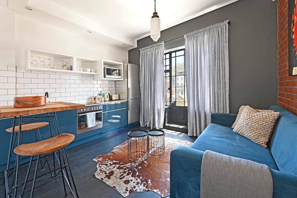 Stylish City Gem Apartment in Green Market Square Apartment in Cape Town