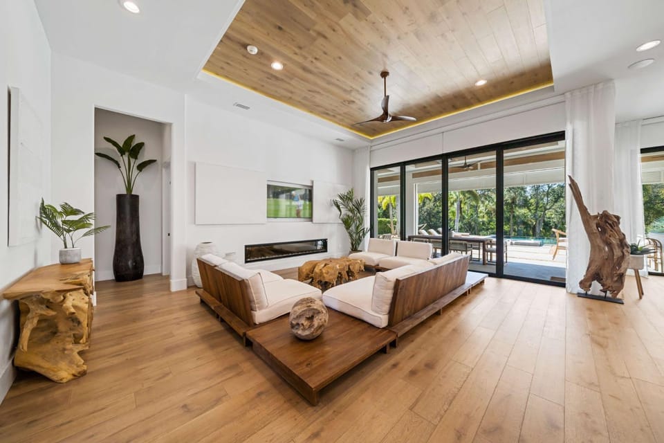 The Ultra-Modern Mansion-TT387 House in Four Corners