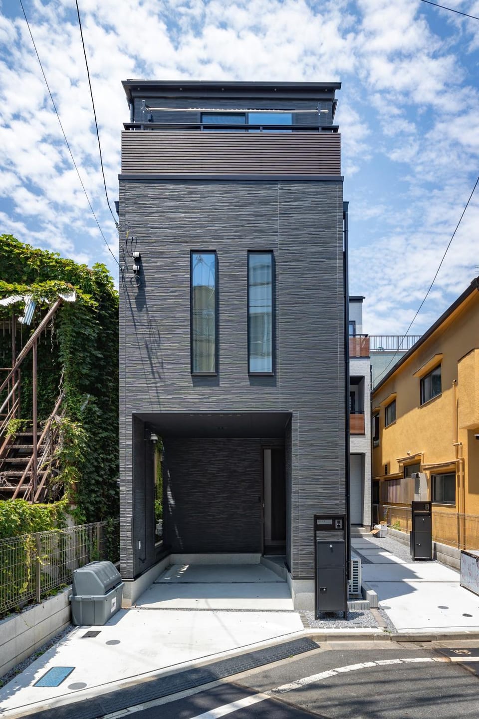 Property building, Day, Neighbourhood, Street view