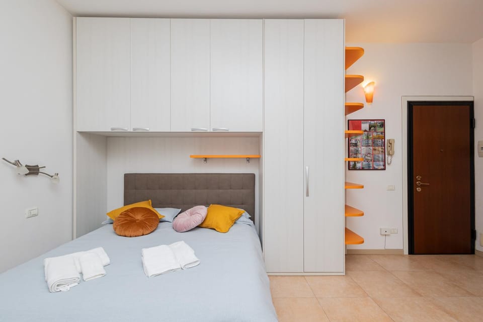 Bed, Photo of the whole room, Bedroom, towels, wardrobe