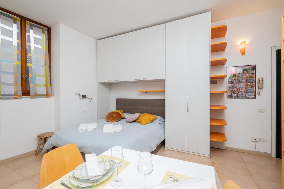 Bed, Living room, Photo of the whole room, Seating area, Dining area, Bedroom, wardrobe