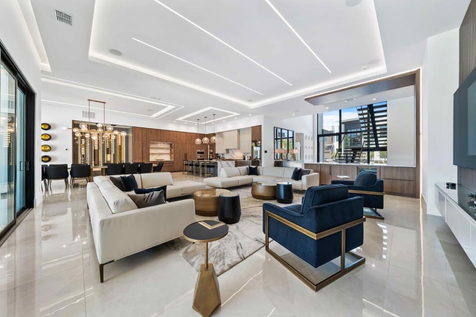 Living room, Dining area