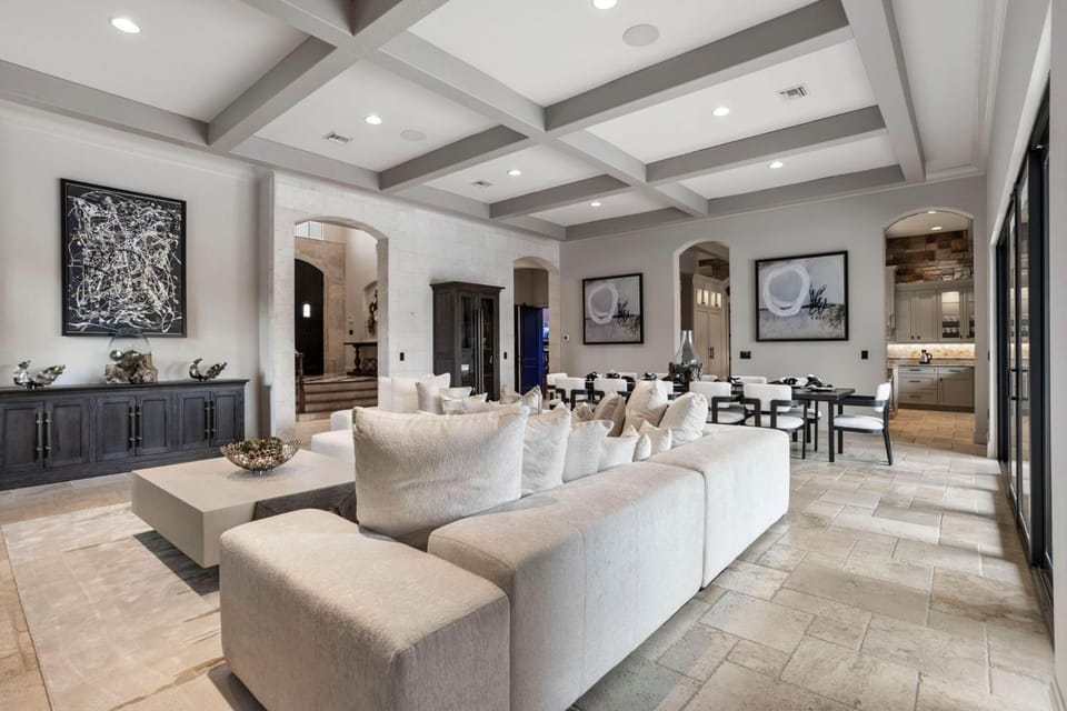 Living room, Dining area