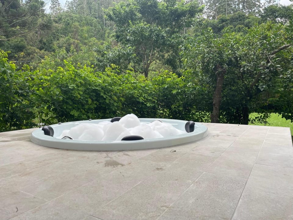 Day, Natural landscape, Garden, Hot Tub, Garden view
