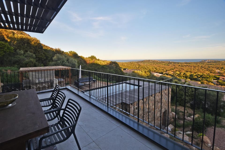 Patio, Balcony/Terrace, Dining area, Sea view