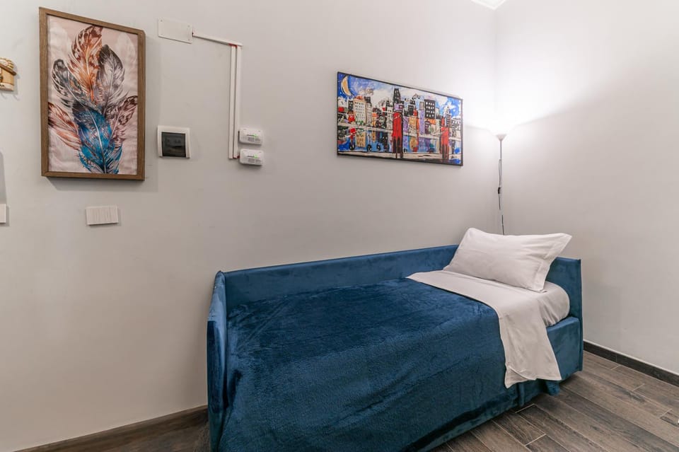 Bed, Photo of the whole room