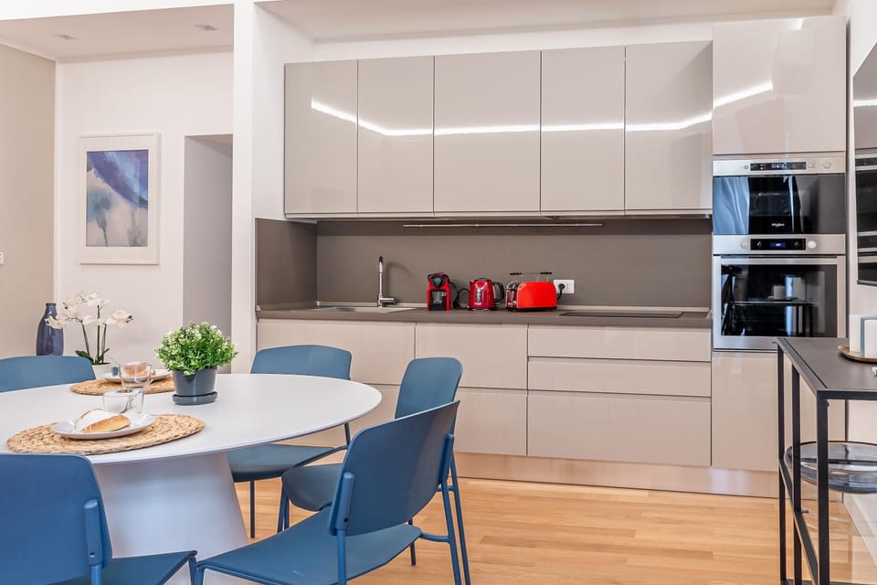 Coffee/tea facilities, Kitchen or kitchenette, Dining area