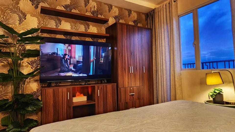 Bed, TV and multimedia