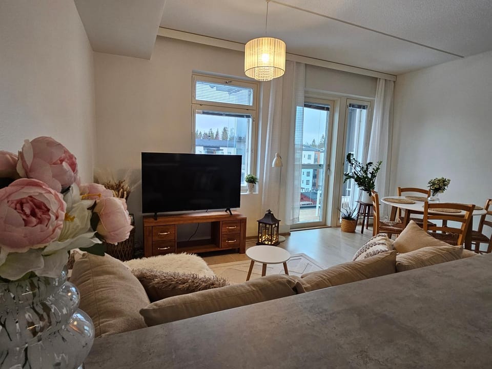 Communal lounge/ TV room, Living room, Seating area, Evening entertainment