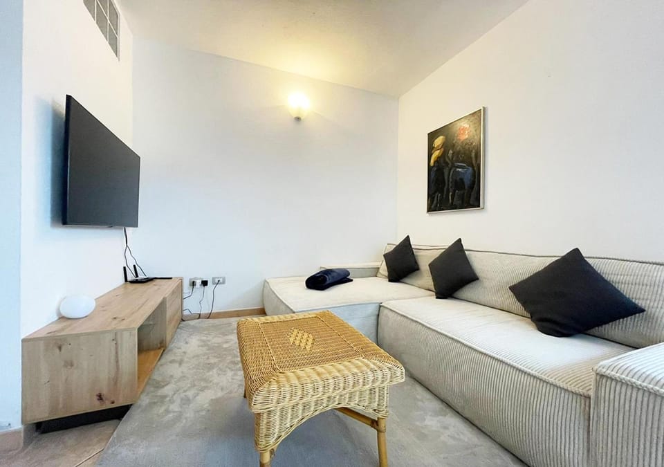 Communal lounge/ TV room, TV and multimedia, Living room