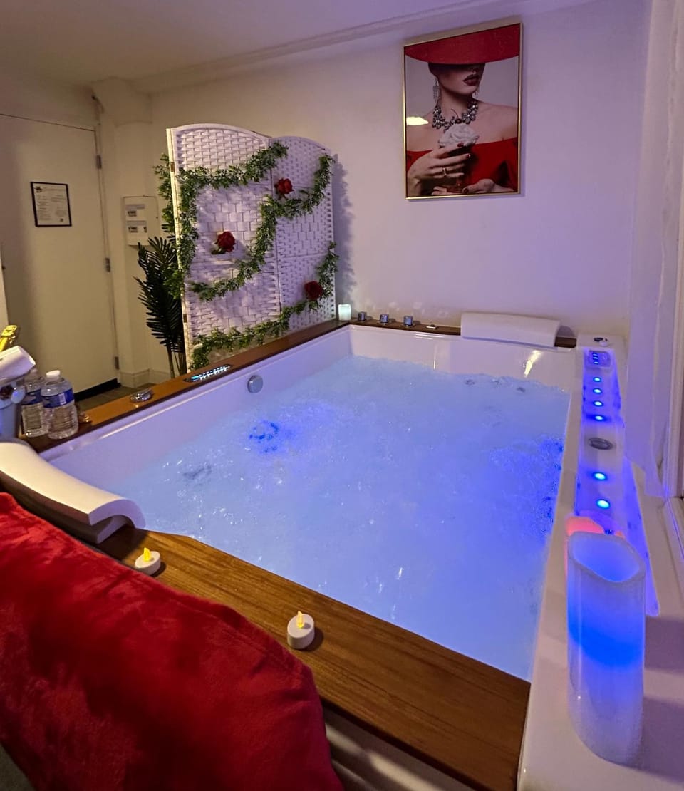 Romantic Room - Jaccuzi Privé -Appartement Cannes Apartment in Cannes