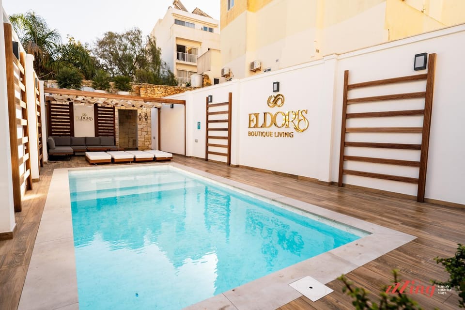 Swimming pool, Swimming pool