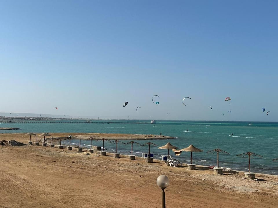 Day, People, Natural landscape, Activities, Beach, Sea view, group of guests