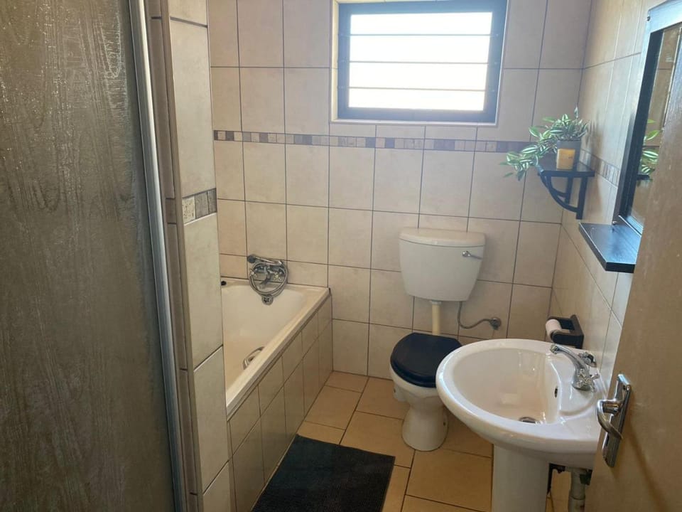 Shower, Toilet, Bathroom, Bath