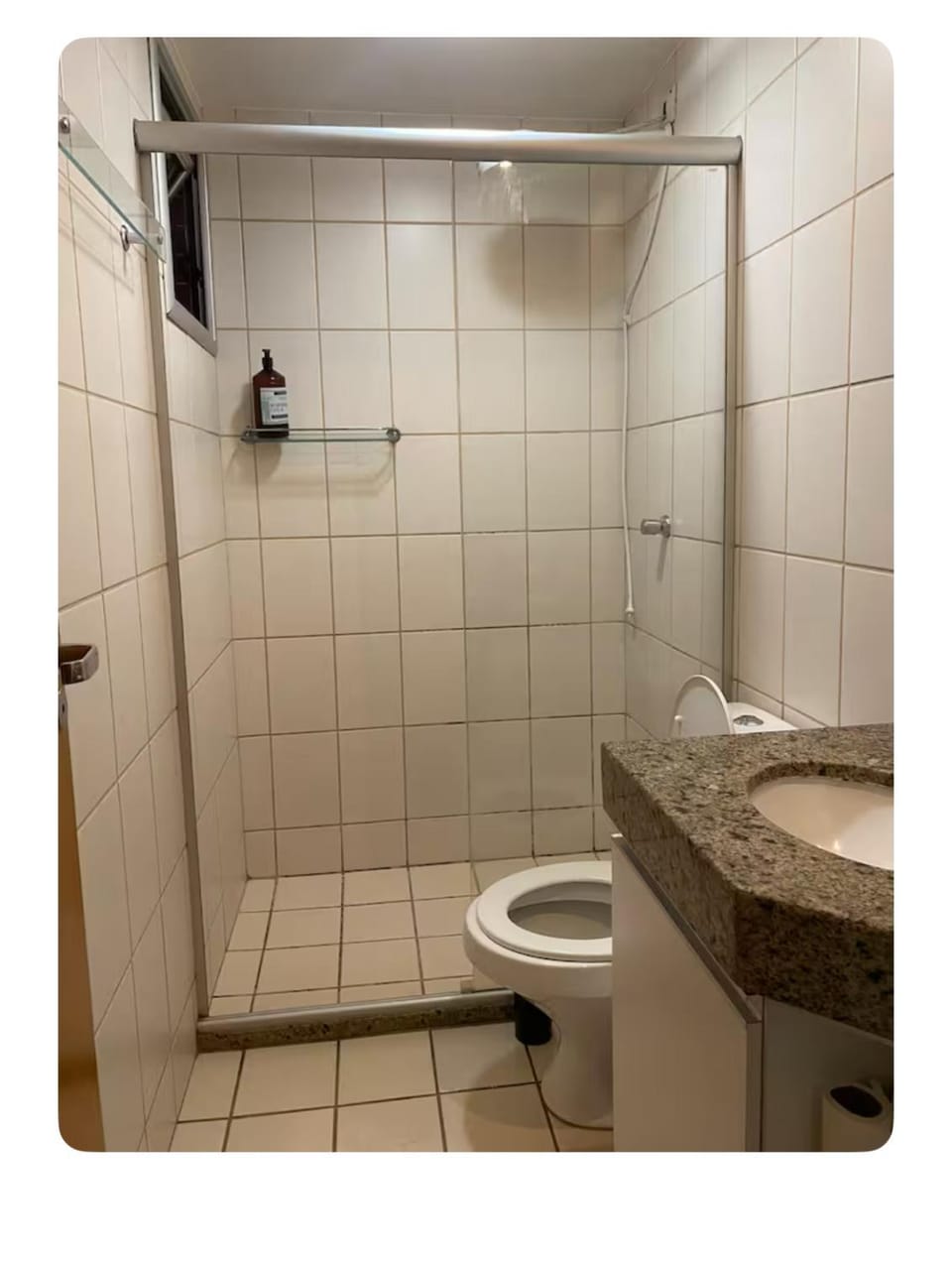 1 suite aptocompartilhado Vacation rental in State of Goiás