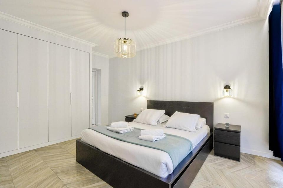 Stylish and New 2BR Flat in the Heart of Paris Apartment in Paris