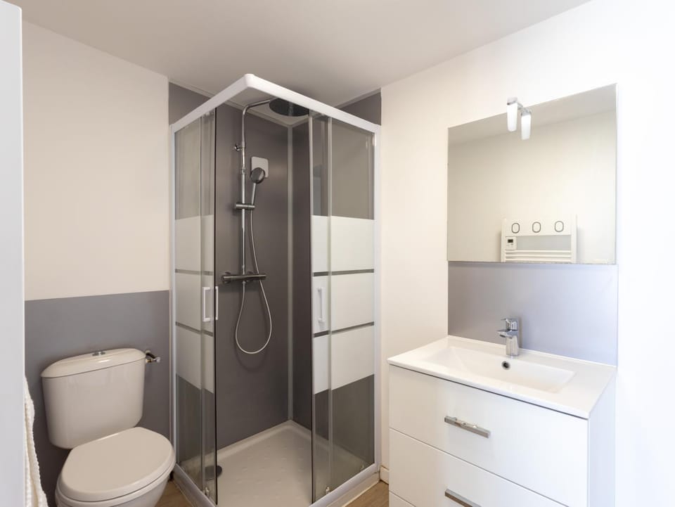 Bathroom, Living room