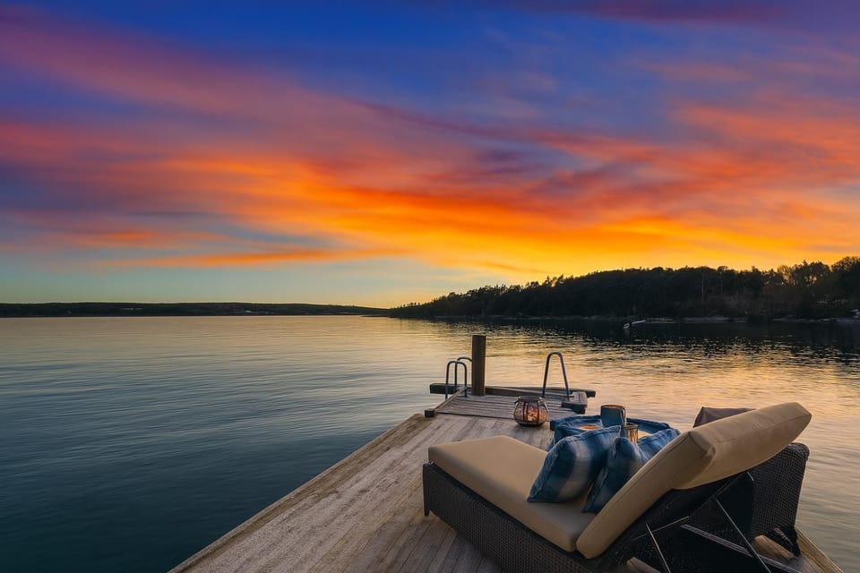 Waterfront Cabin - 15 Minutes from Downtown Oslo Cabin in Oslo